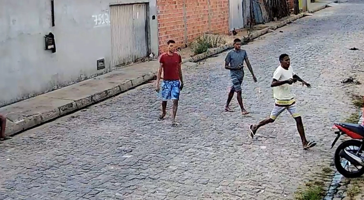 V Deo Flagra Bandidos Assaltando Moradores Em Rua Na Zona Sul De