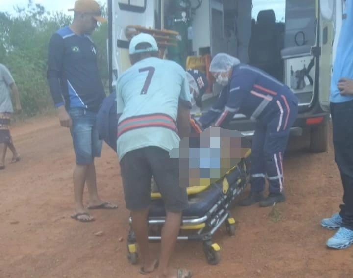 Carro Capota E Deixa Duas Pessoas Feridas Na Zona Rural De Pedro II