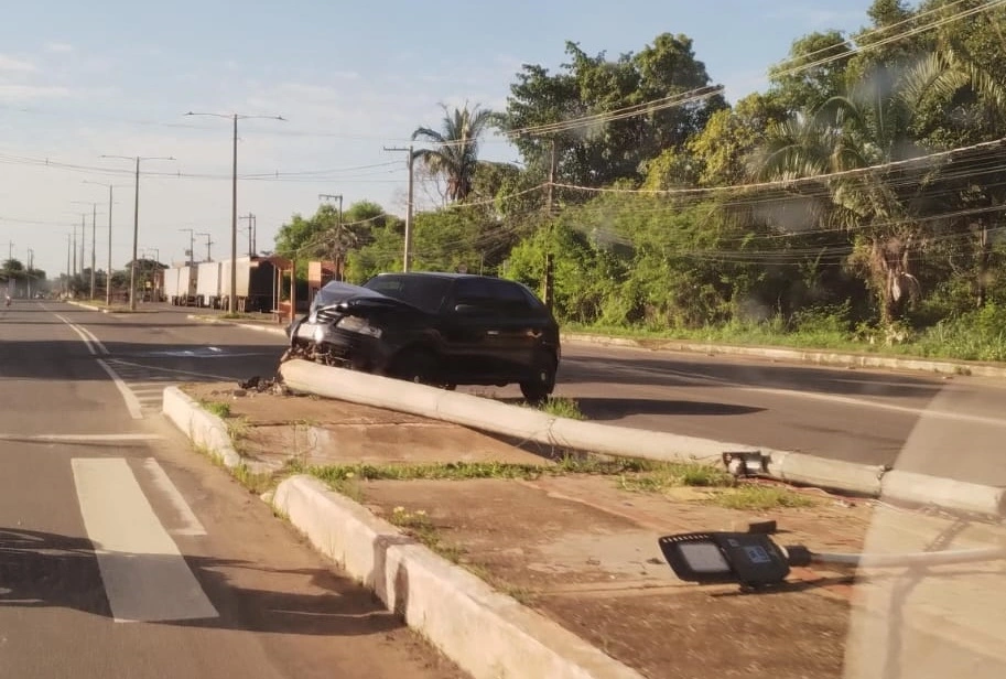 Motorista Derruba Poste Em Teresina E Mulher Fica Ferida Ap S Se