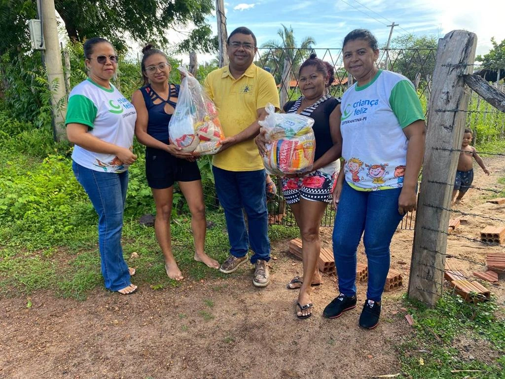 Prefeitura De Esperantina Realiza Entrega Cestas B Sicas Na Zona Rural