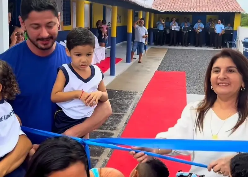 Prefeitura de Luís Correia inaugura reforma da Escola Raimundo Domingos