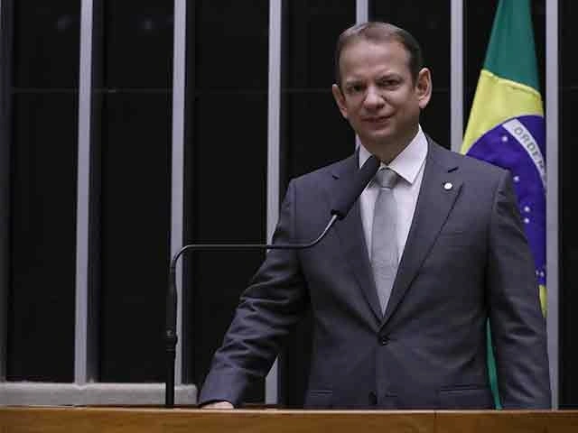 Deputado federal Castro Neto.