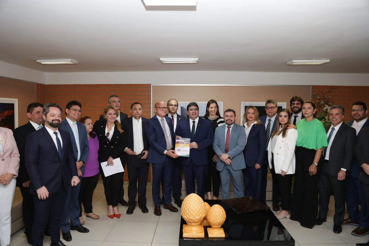 Governador entrega Plano Plurianual na Alepi