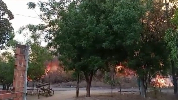Incêndio atinge povoado Santa Luz