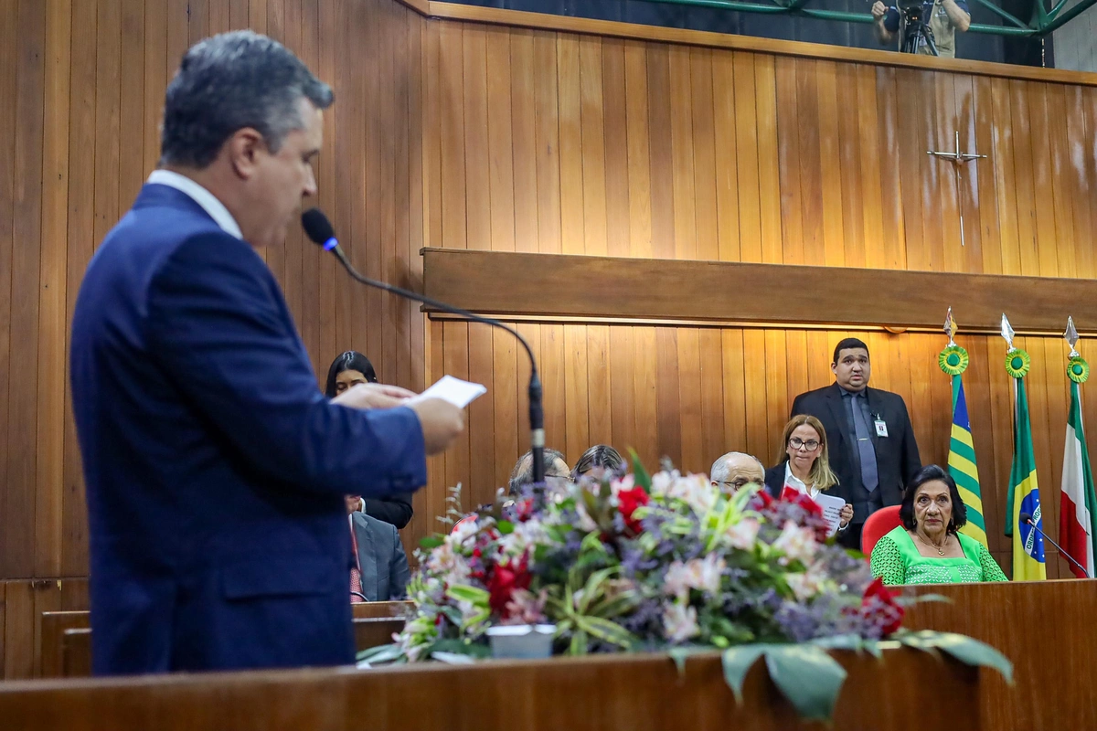 Leitura de homenagem para desembargadora Eulália Pinheiro