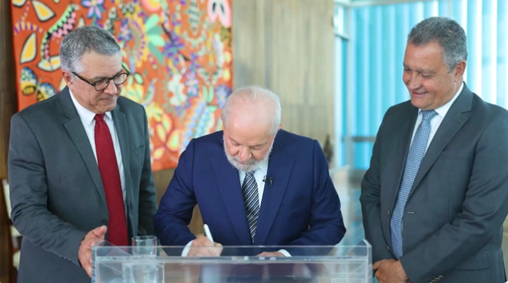 Lula sanciona lei que compensa municípios e estados por perdas do ICMS