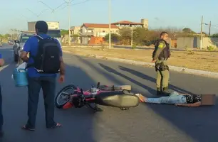 Motociclista fica ferida após assalto em Parnaíba (Foto: Reprodução)