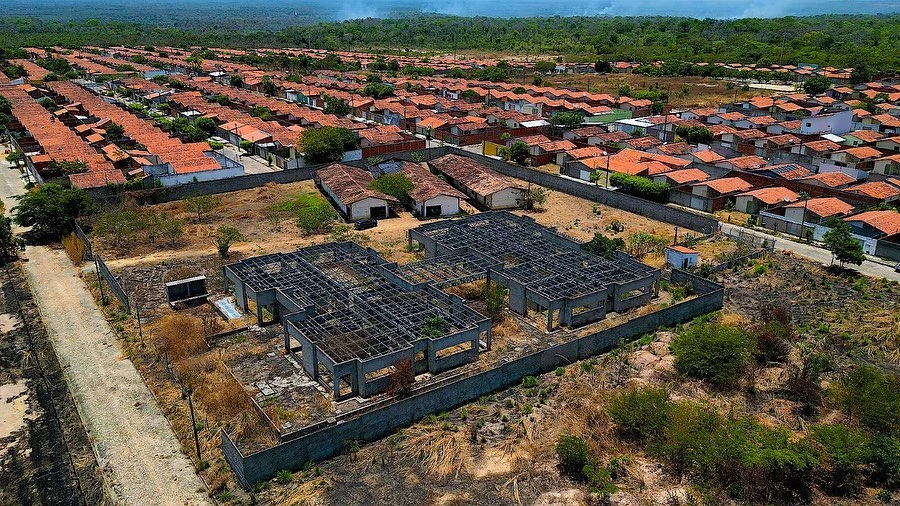 Obra da creche parada no residencial Eduardo Costa