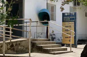 População sofre com calor e sentem falta de bebedouro na UBS Dr. Durvalino Couto (Foto: Josué Melo/ Conecta Piauí)