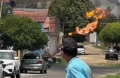 Jovem flagra momento de explosão de poste da Equatorial em Teresina