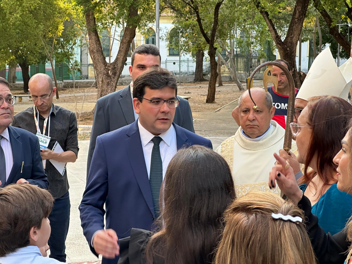 Rafael Fonteles participa de Missa de Ação de Graças de aniversário do Piauí