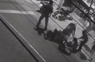 Vídeo mostra a agressão sofrida por Arthur (Foto: Reprodução)