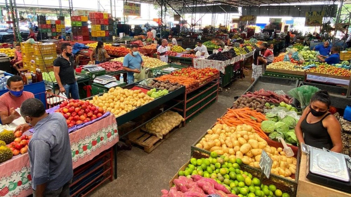 Cresce a comercialização de frutas na Nova Ceasa por conta do calor