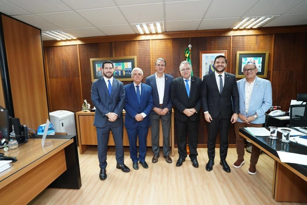 Em Brasília, Themístocles Filho viabiliza projetos para o Piauí