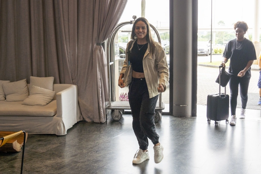 Gabi Nunes se apresenta em São Paulo para inicio dos treinamentos com a Seleção Feminina