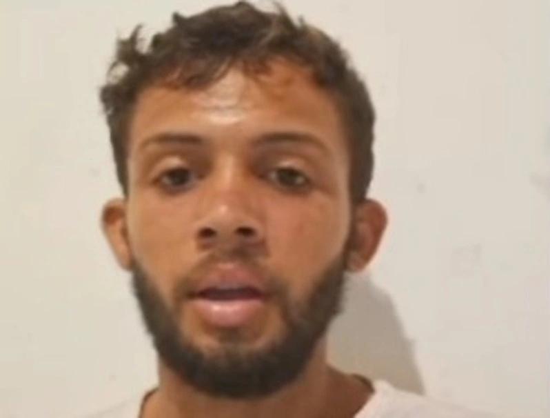 Homem se defende de acusação de furto