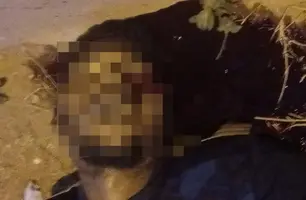 Indivíduo morto por disparos de arma de fogo (Foto: Reprodução)