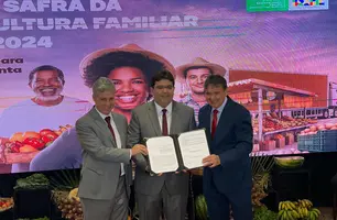 Ministro Paulo Teixeira, governador Rafael Fonteles e ministro Wellington Dias (Foto: Tiago Moura/Conecta Piauí)