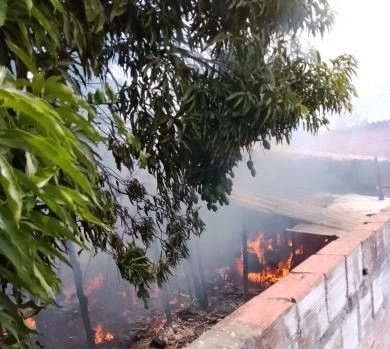 Mulher com ciúmes do marido incendeia casa na zona Norte de Teresina