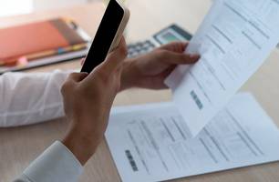 Para 53% dos brasileiros contas de água, luz e gás consomem maior parte do salário (Foto: Reprodução/Serasa)