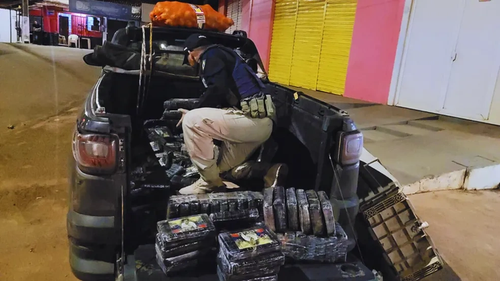 Polícia apreende na BR 226, em Presidente Dutra,166 kg de maconha tipo skunk