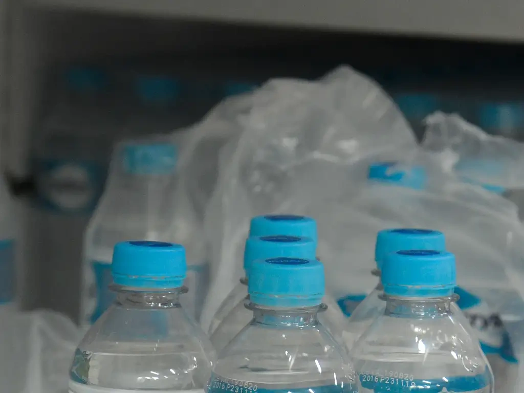 Projeto que obriga fornecimento de água em shows e festivais é proposto na Alepi