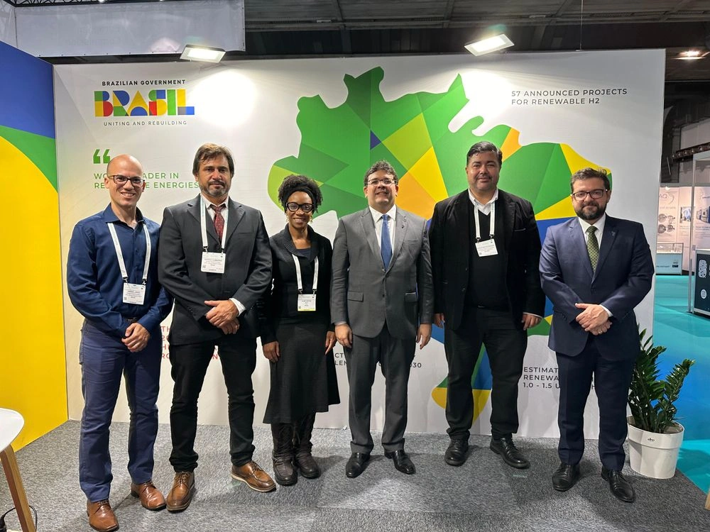 Rafael Fonteles assina memorando com empresa de tecnologia energética na Bélgica