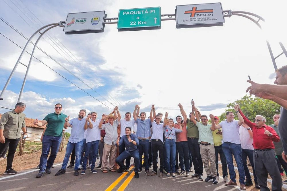Rafael Fonteles entrega obra de recuperação da rodovia PI-460 em Picos