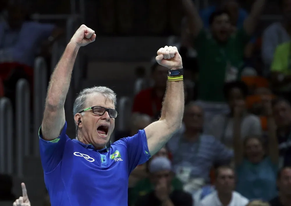 Bernadinho celebra a vitória na final das Olimpíadas do Rio