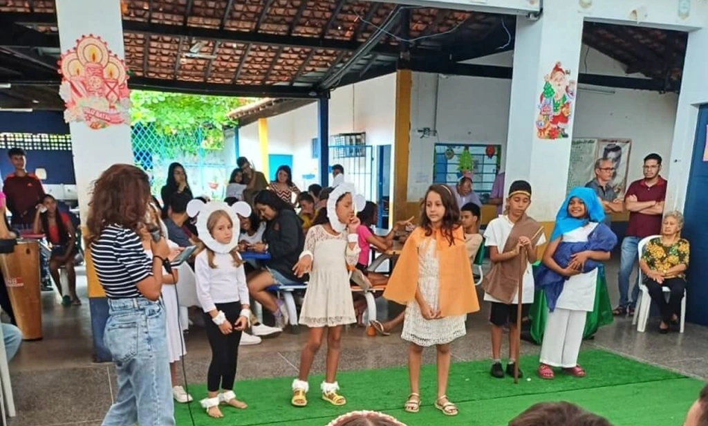 'Curtição literária' encerra programação festiva em escola de Teresina