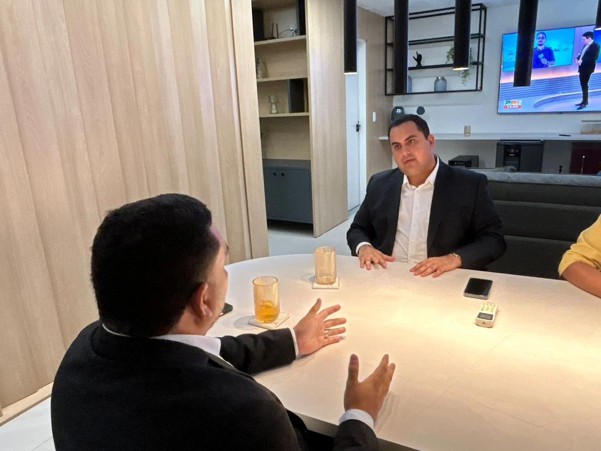 Deputado Georgiano Neto visita a sede do Conecta Piauí