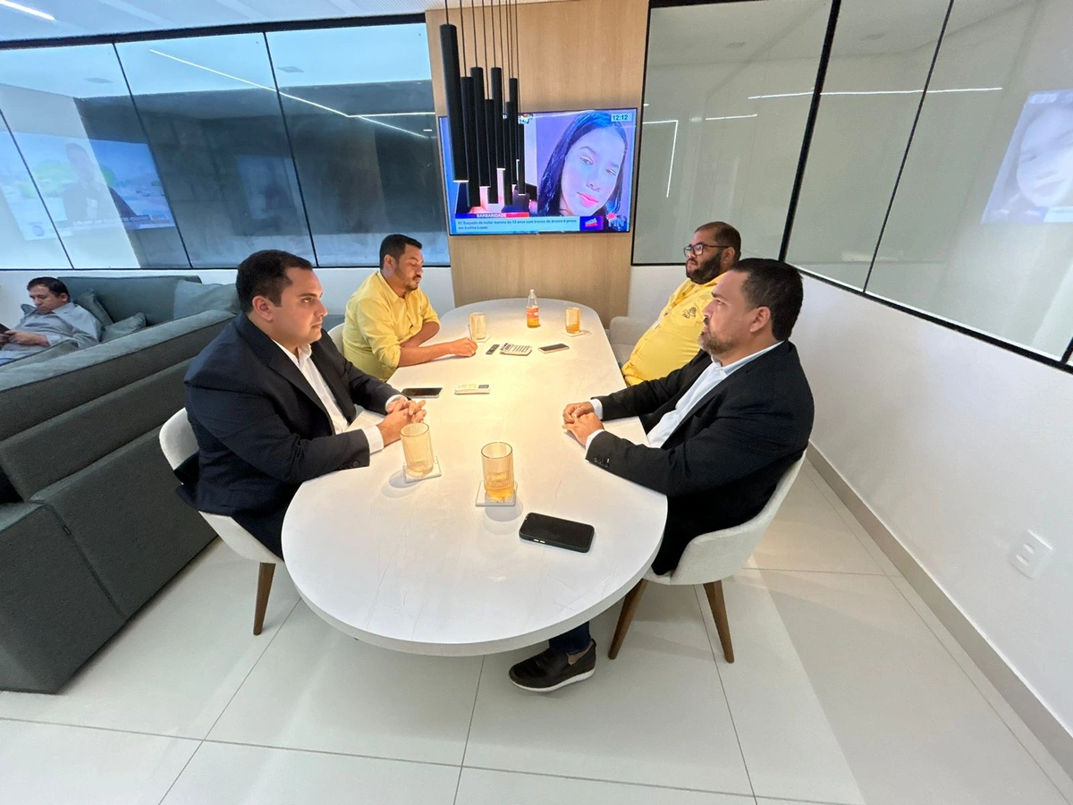 Deputado Georgiano Neto visita a sede do Conecta Piauí