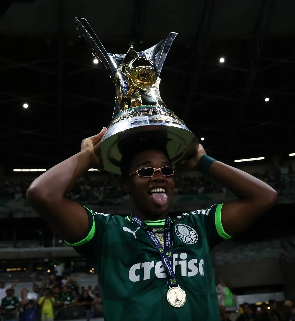 Endrick bate recorde no Brasileirão