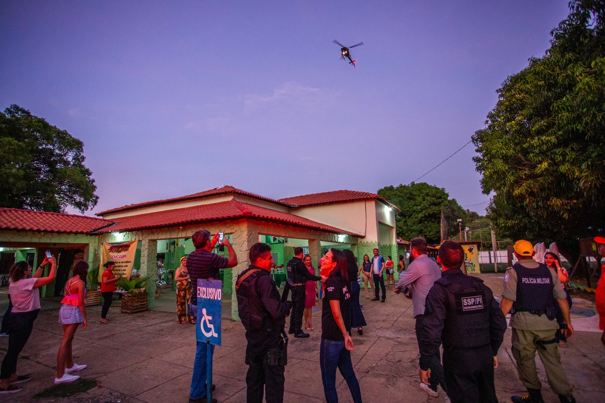 Forças policiais doam duas toneladas de alimentos para instituições em Teresina