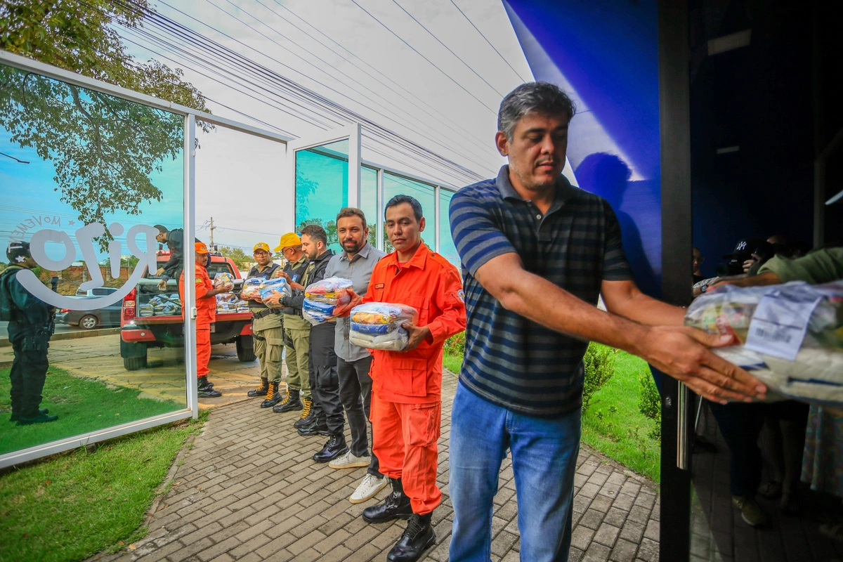 Forças policiais doam duas toneladas de alimentos para instituições em Teresina