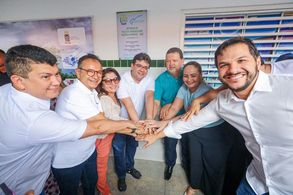 Governador inaugura escolas em Parnaíba e Luís Correia e visita obras da Escola do Mar