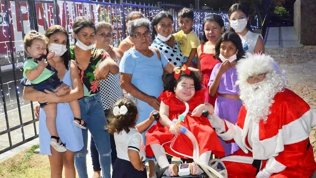 Laila Vitória e a família