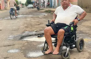 Manoel Cadeirante é uma liderança do bairro (Foto: Tiago Moura / Conecta Piauí)