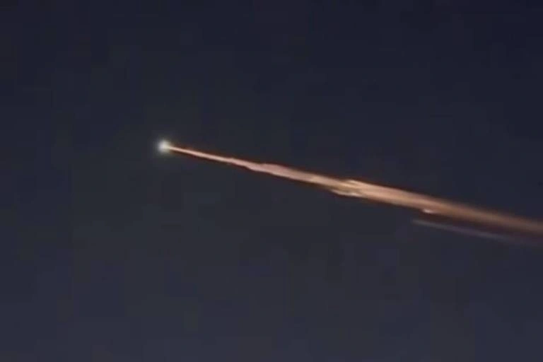 Moradores de Teresina registraram uma grande bola de fogo passando no céu