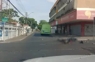 Motociclista morre em colisão contra ônibus no Centro de Teresina (Foto: Reprodução)