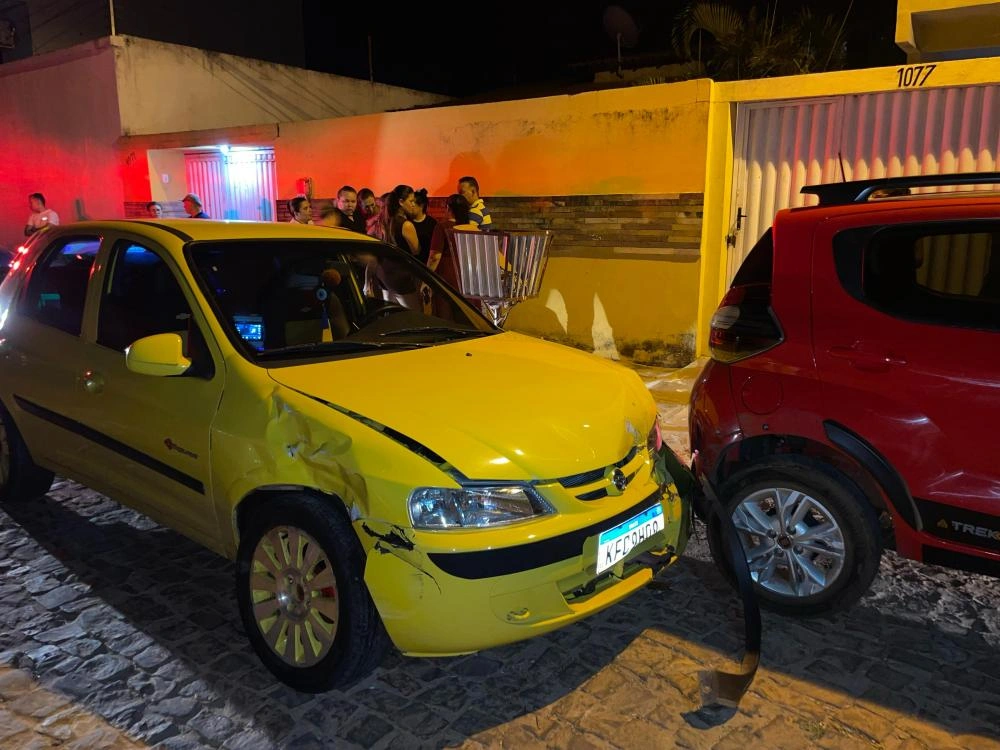 Motorista atropela homem e colide com três veículos em Pedro II