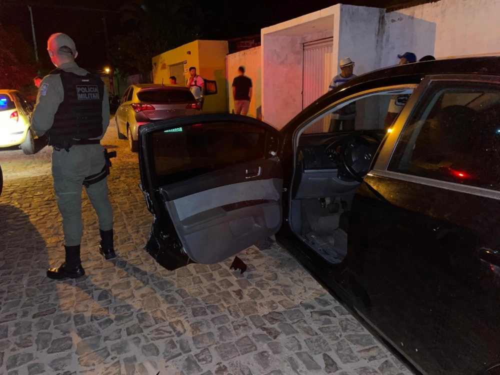 Motorista atropela homem e colide com três veículos em Pedro II