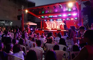 Papai Noel e show pirotécnico inauguram Vila de Natal da Alepi em Teresina (Foto: Reprodução)