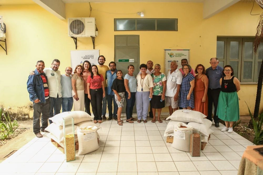 SAF entrega 2,5 toneladas de sementes de milho e feijão para agricultores do Piauí