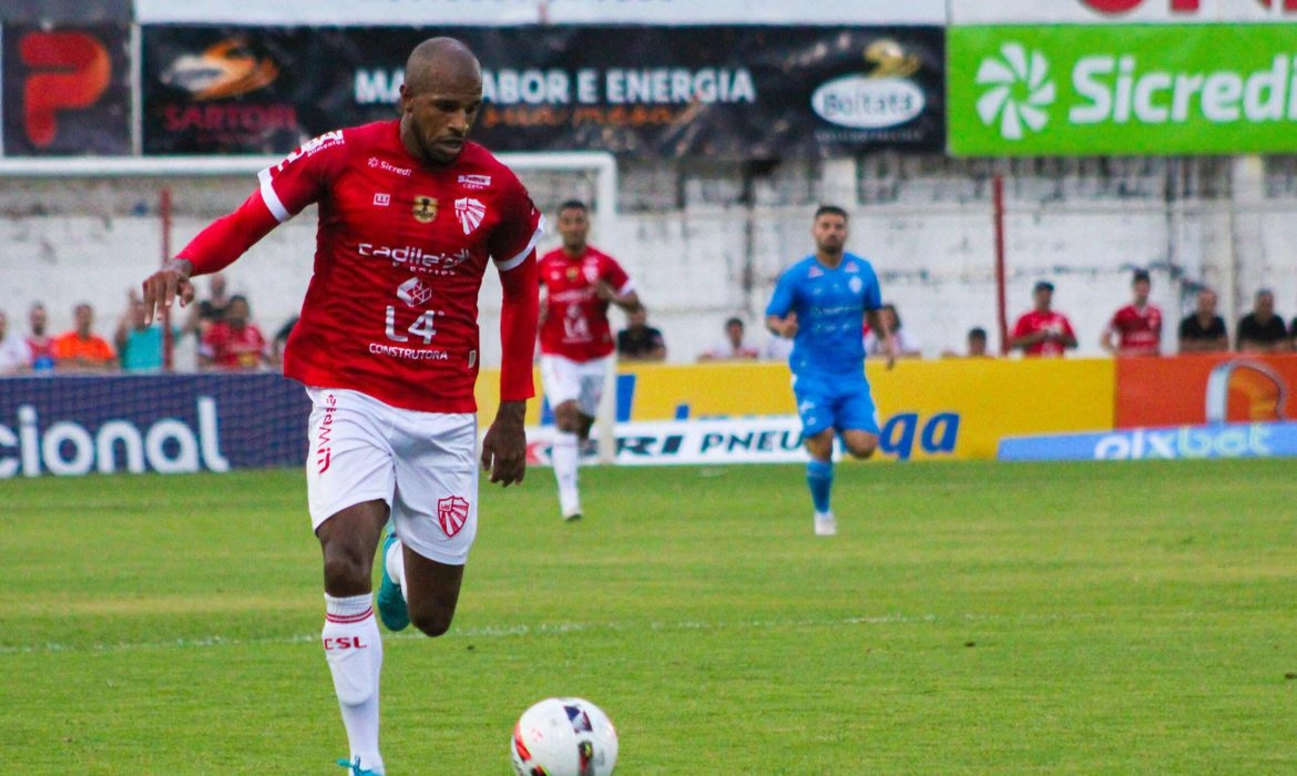 Atacante Jarro Pedroso, do Inter de Santa Maria