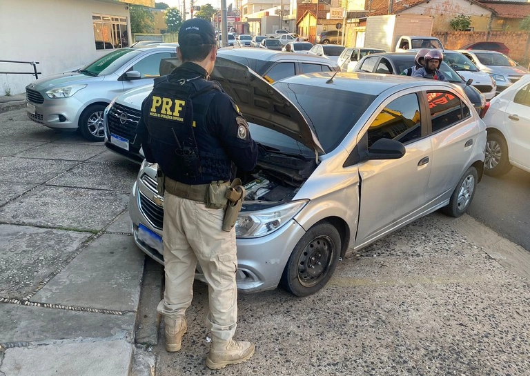 Carro recuperado durante fiscalização