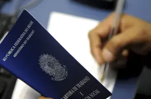 Carteira de Trabalho (Foto: Arquivo/ Agência Brasil)