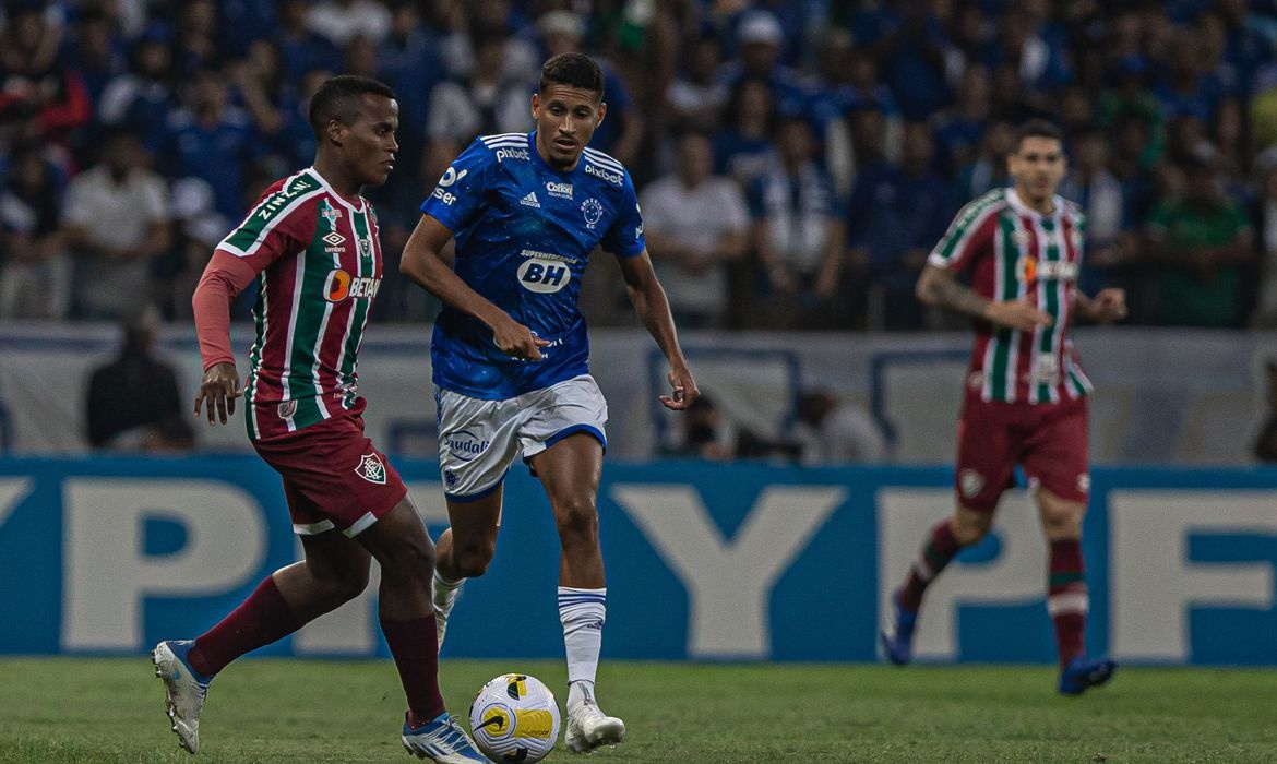 De olho na liderança do Brasileiro, Cruzeiro pega o Fluminense