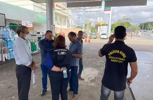 Fiscalização de postos de combustíveis em Teresina (Foto: Divulgação)
