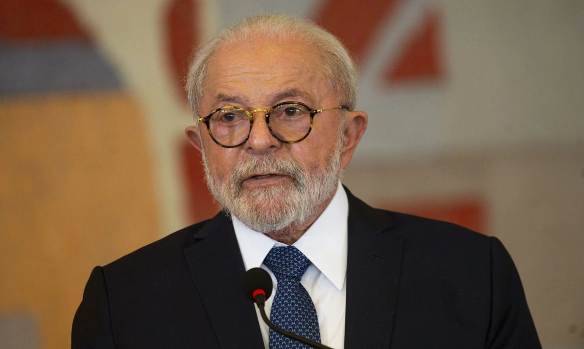 Lula conversa com papa sobre guerra na Ucrânia